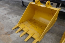 Other | BUCKET WITH TEETH 1,20m